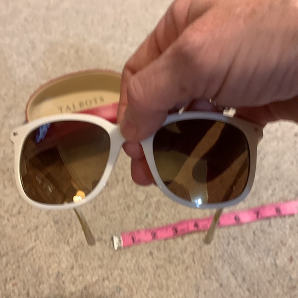 Talbots sunglasses/ case - Picture 4 of 9
